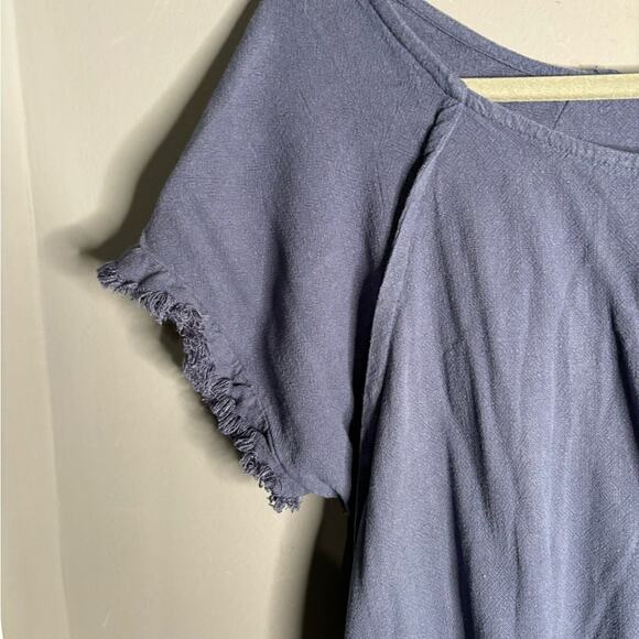 Umgee Blue Short Sleeve Shirt High Low Silhouette Fringe Trim Size Medium - Picture 6 of 6